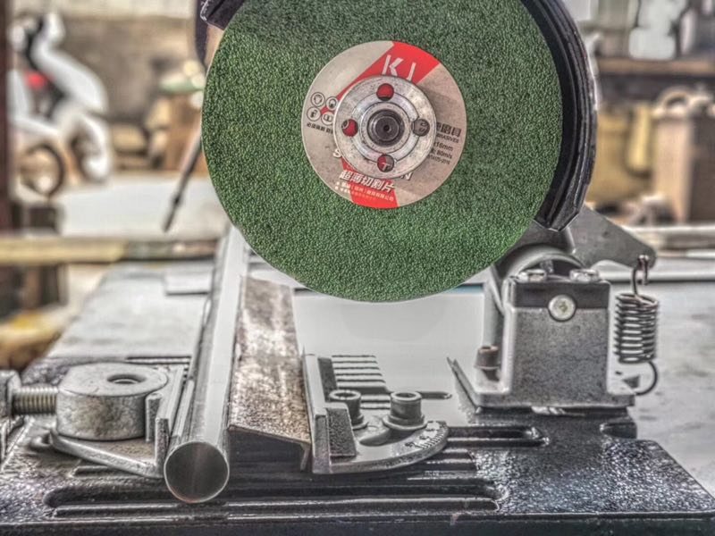 Ultra-thin diamond cutting wheel needs attention in the operation_cutting wheel_flap disc manufacturer_zirconia abrasive belt_flap wheel factory