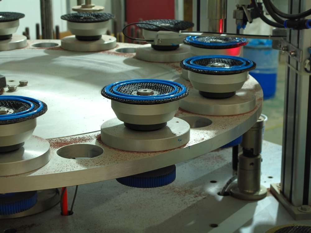 Production process requirements for one-component adhesives in flap disc_flap disc manufacturer_zirconia abrasive belt_flap wheel factory