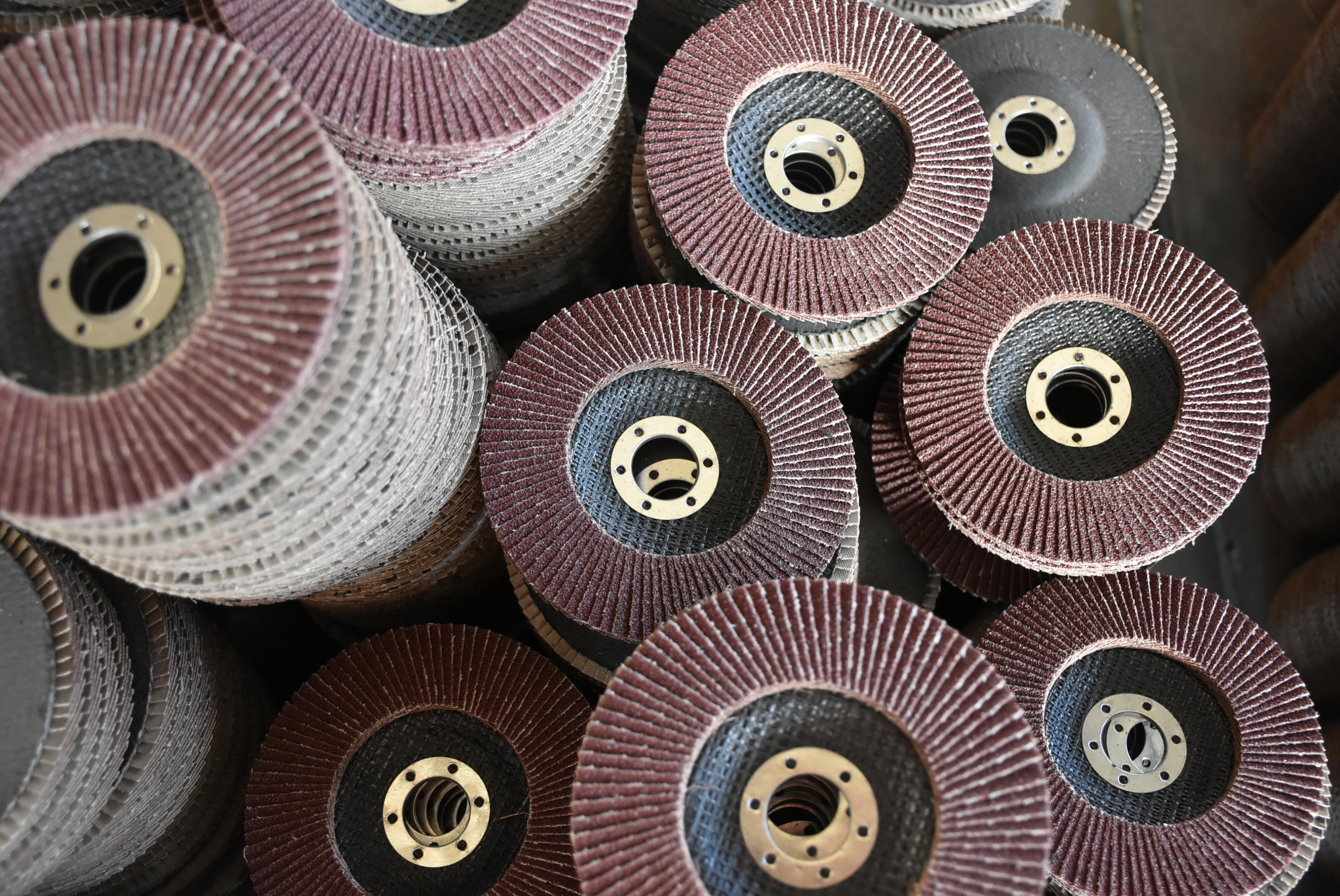 Alumina use analysis_aluminium oxide flap disc_zirconia abrasive belt_alumina flap wheel_sanding disc factory
