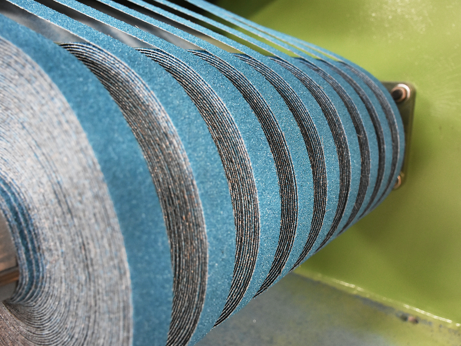 How to choose and buy good abrasive belt machine_sanding belt_abrasive belt machine_abrasives machine_abrasive belt manufacturer